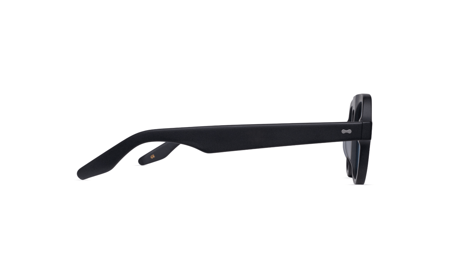 Maison Mata handmade matte black acetate sunglasses, side temple view with blue lenses — lunettes de soleil noir mat profil verres bleus — kacamata hitam doff samping — gafas negras — Bali handmade eyewear