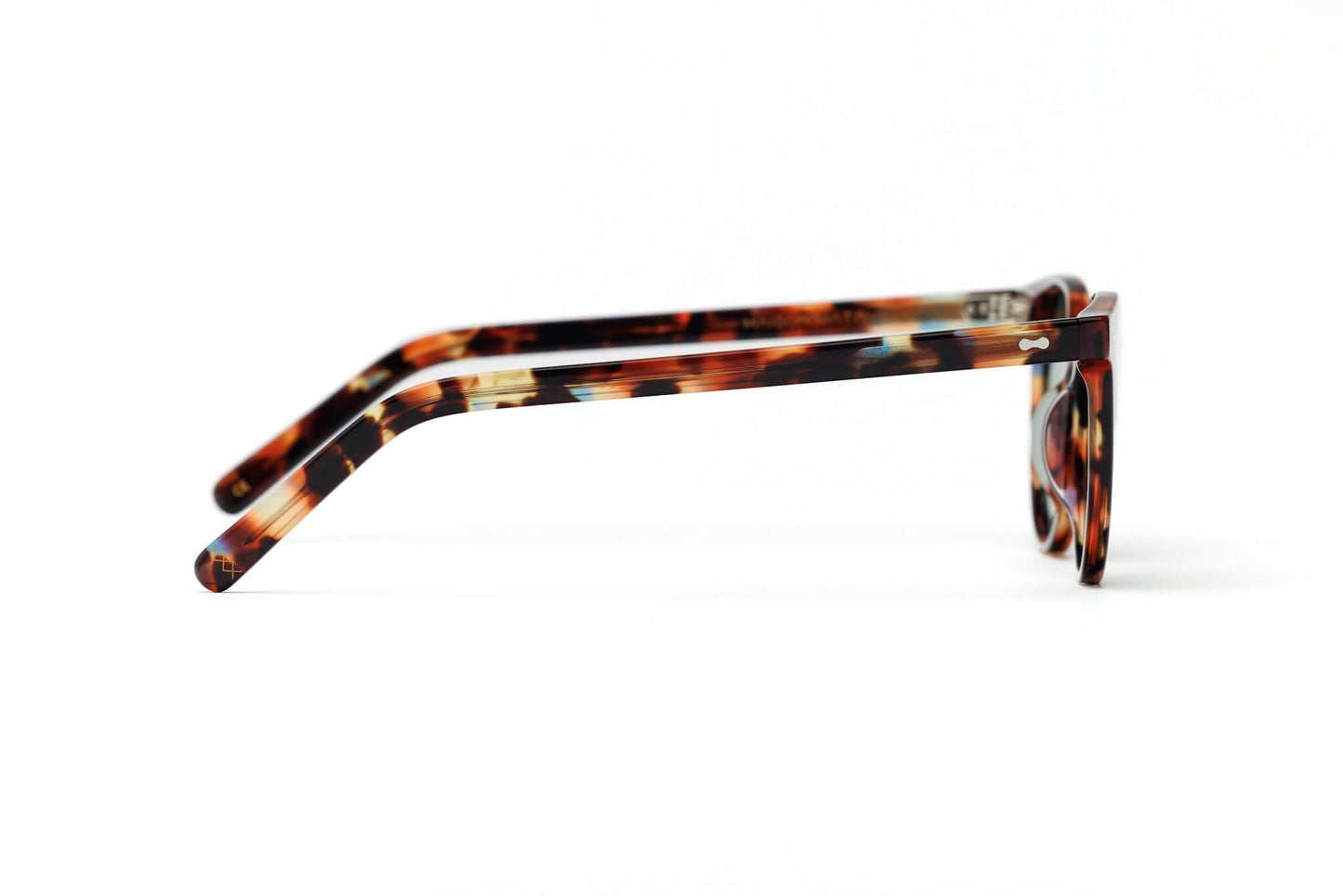 Flores Breeze Morning Lagoon