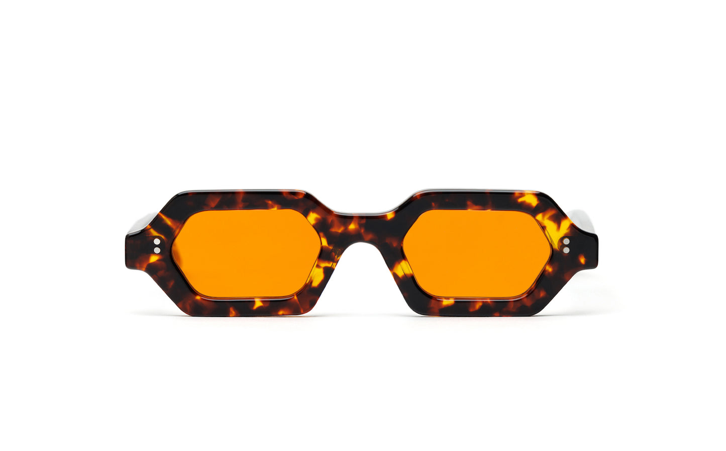 Солнцезащитные очки ручной работы из ацетата от Maison Mata Бали. Консультация наших оптиков.