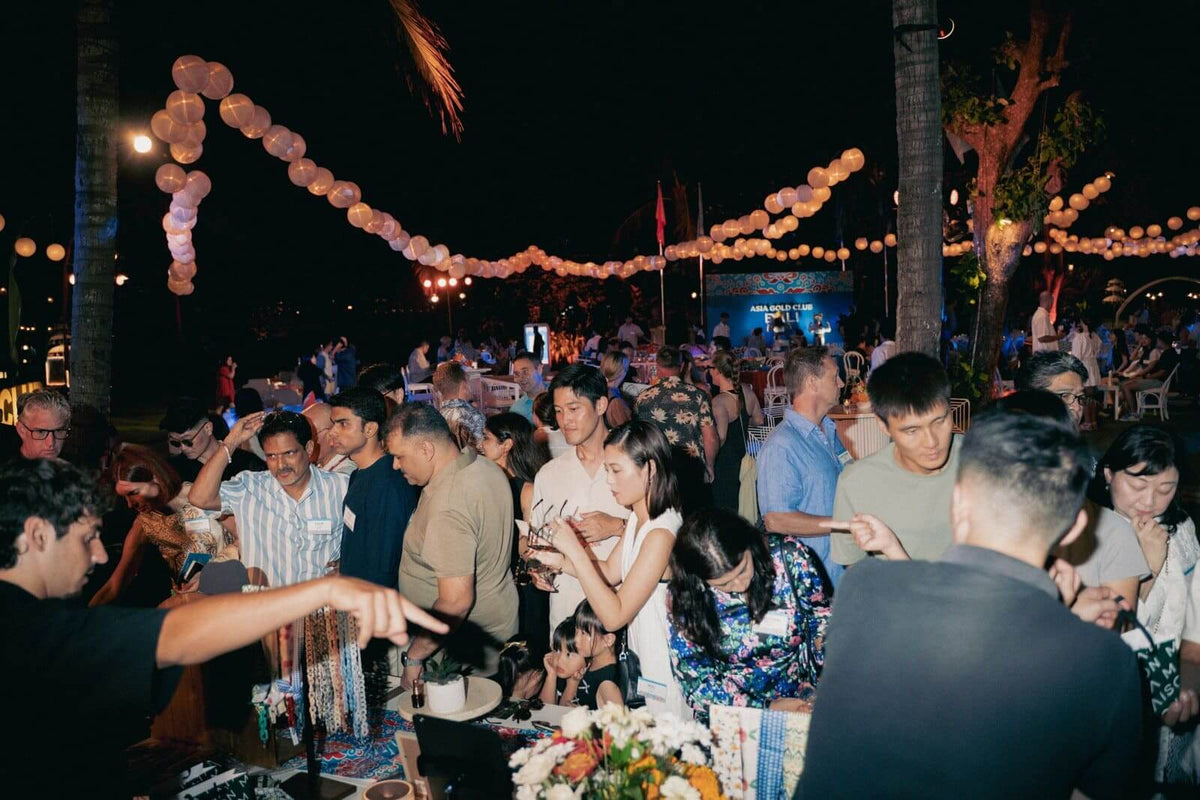 Crowd at a Maison Mata eyewear gifting experience during a welcome reception in Bali