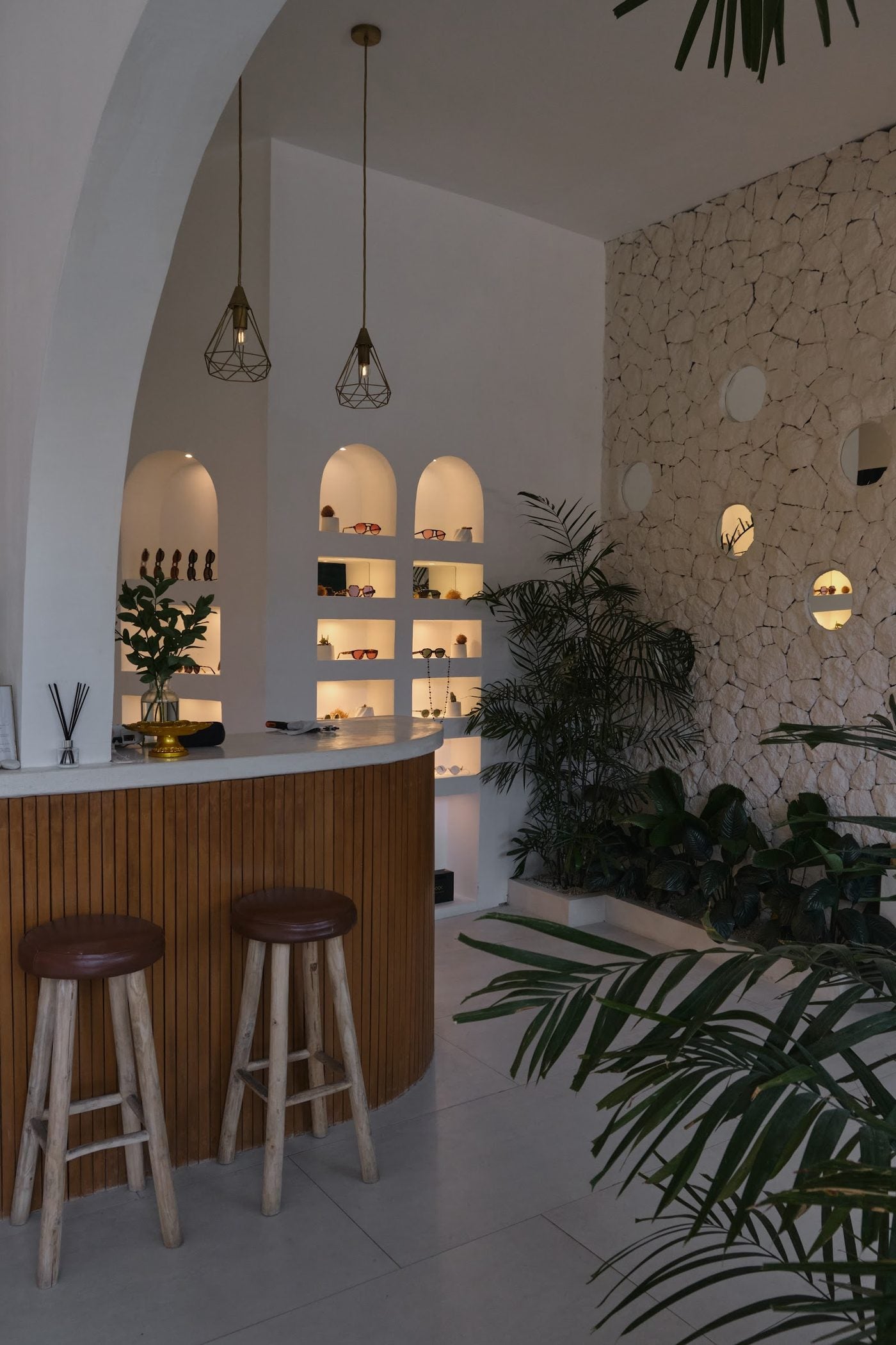 Bar and arched niches inside the Seminyak boutique