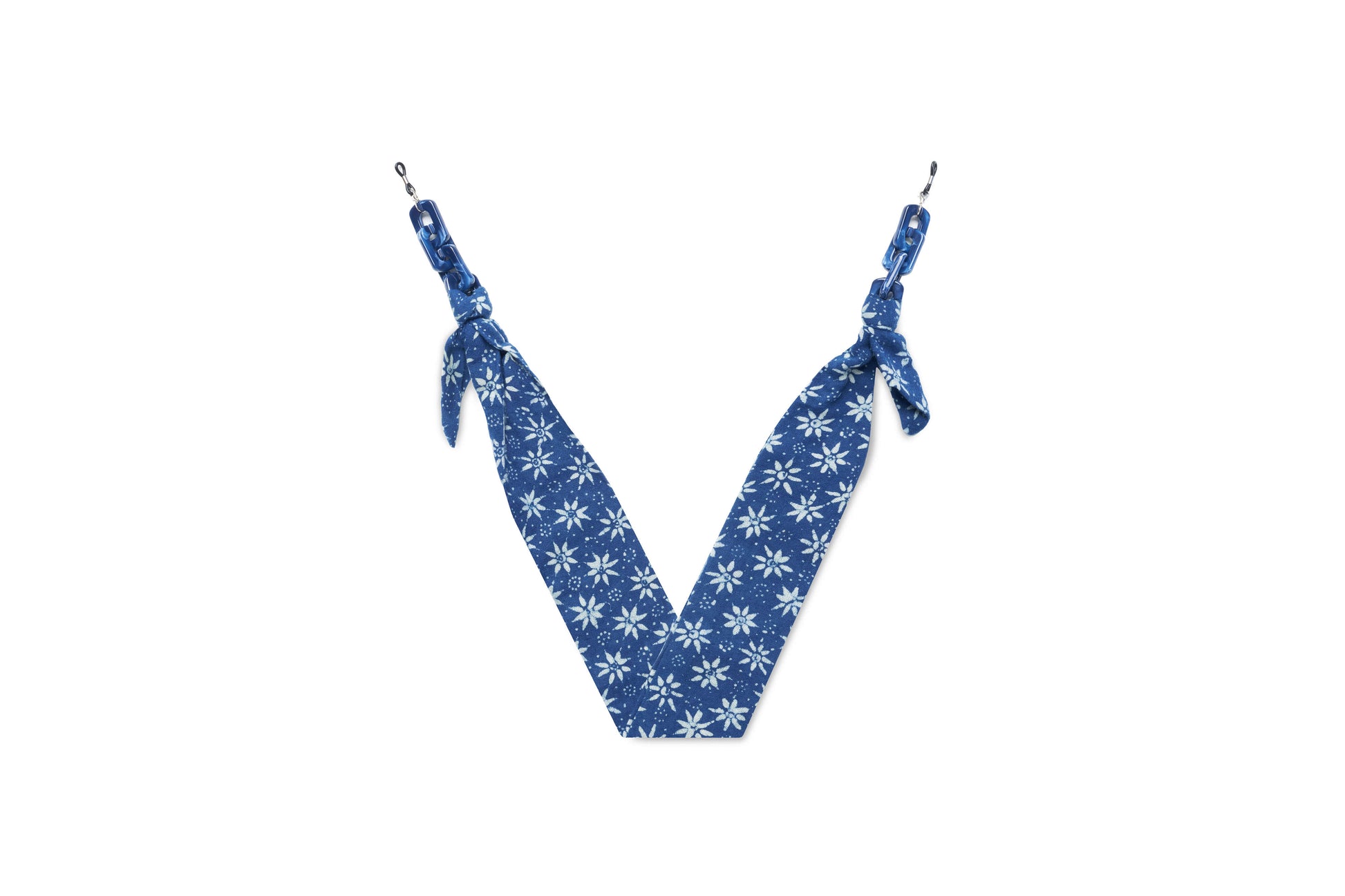 Hand-dyed shibori batik chain for glasses, traditional Java craftsmanship for Maison Mata.