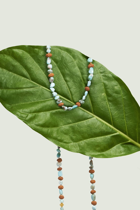 Glam gold eyewear chain with precious stone, handcrafted for modern women in Bali.