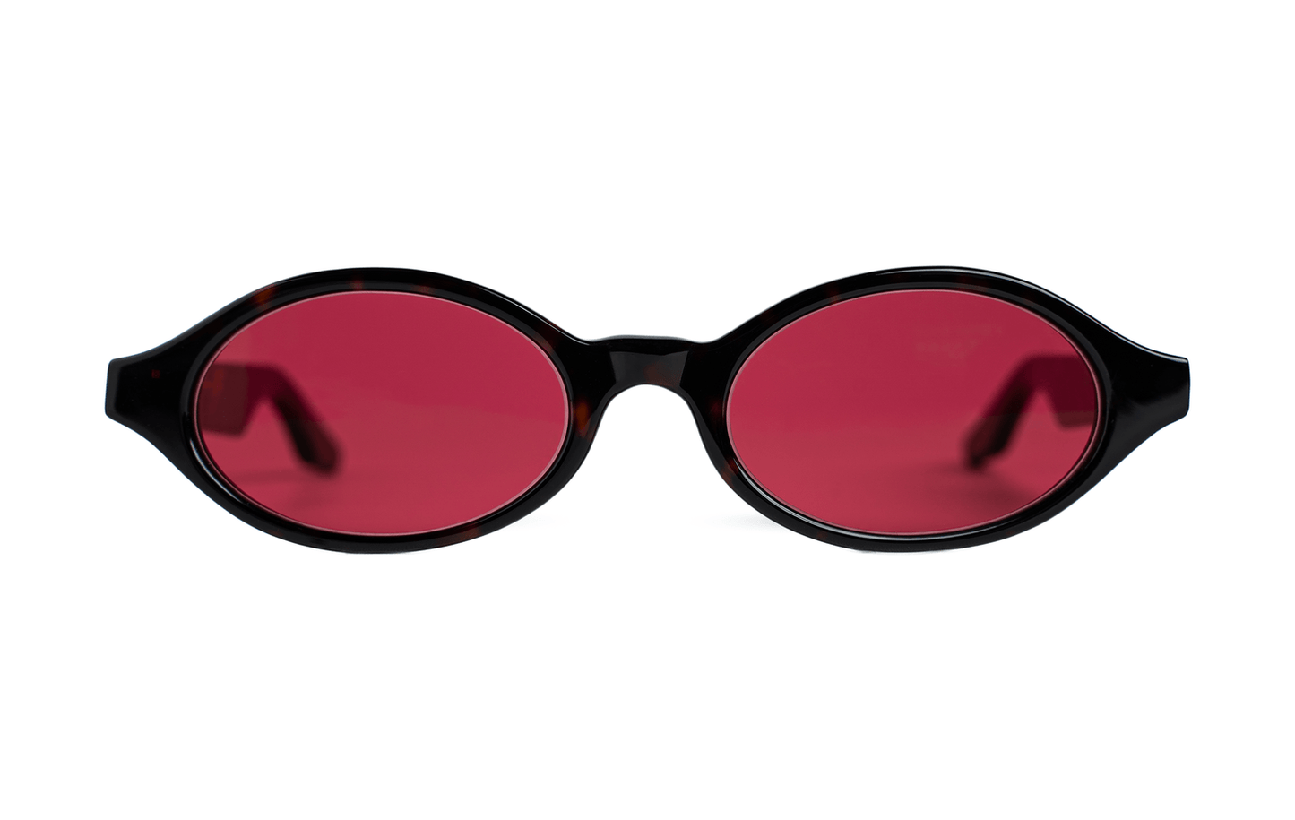 Maison Mata handmade black tortoise acetate oval sunglasses with ruby red lenses — lunettes de soleil ovales acétate noir verres rouge rubis — kacamata oval asetat hitam lensa merah — gafas ovaladas negras lentes rojas — Bali handmade eyewear