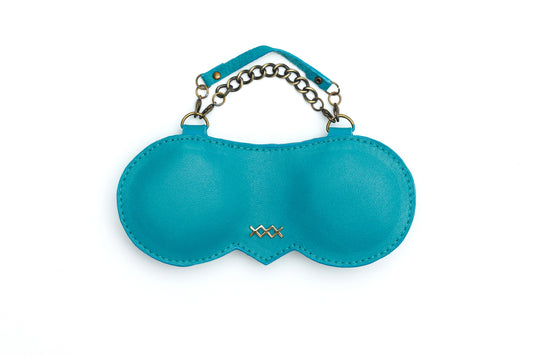 Maison Mata handmade leather pouch from Kerobokan, minimalist cover designed to shield eyewear lenses.