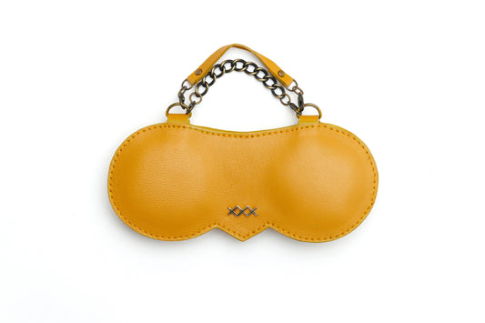 Premium leather case handcrafted in Kerobokan Bali, soft interior for secure protection of lenses.