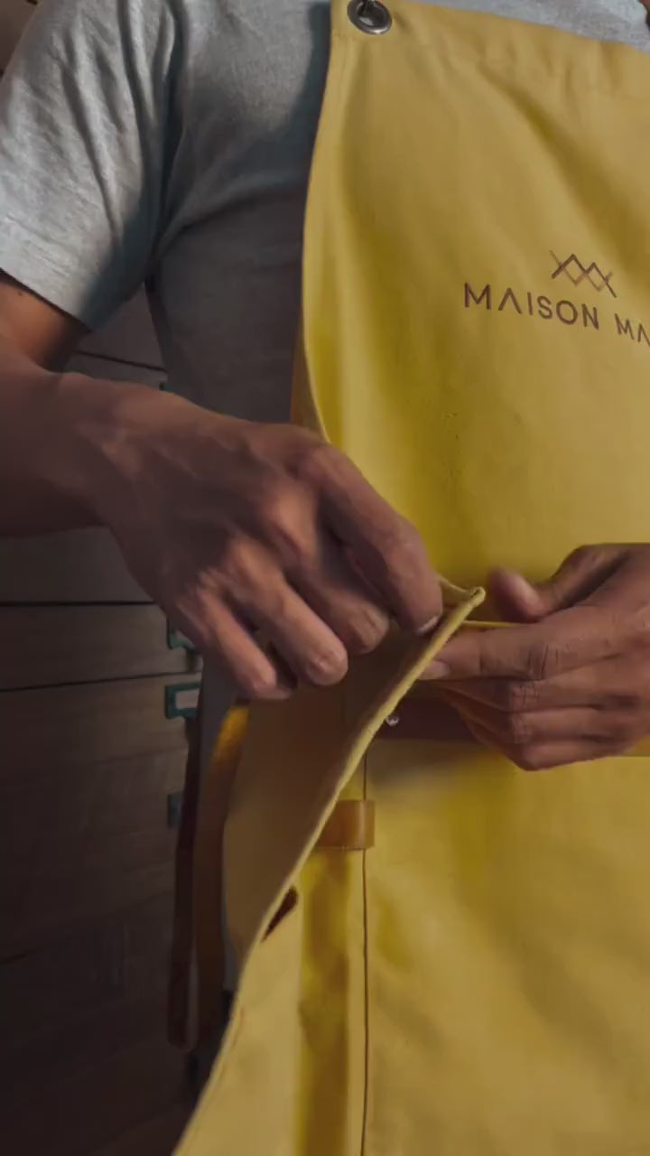 Handcrafting eyewear from A to Z in Bali, artisanal acetate shaping and finishing for a unique souvenir to take home.