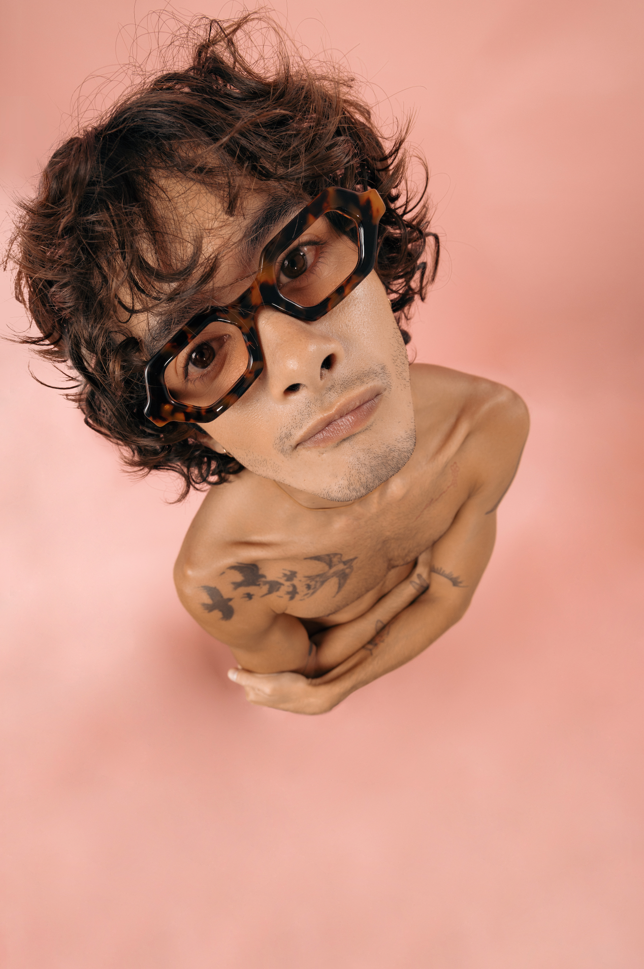 Солнцезащитные очки ручной работы из ацетата от Maison Mata Бали. Консультация наших оптиков.